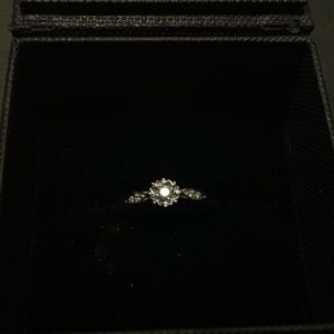 14K white gold & diamond ring